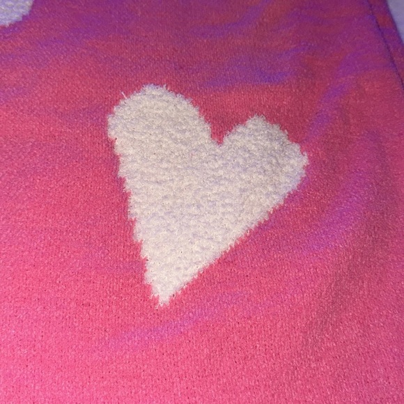Jessica Simpson Valentine’s Day oversized throw 💘💘 - Picture 3 of 9